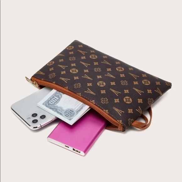 ❤️ LAST CALL ❤️ Wristlet - Picture 6 of 7